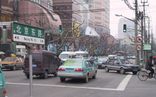 2001年 进入上海市场